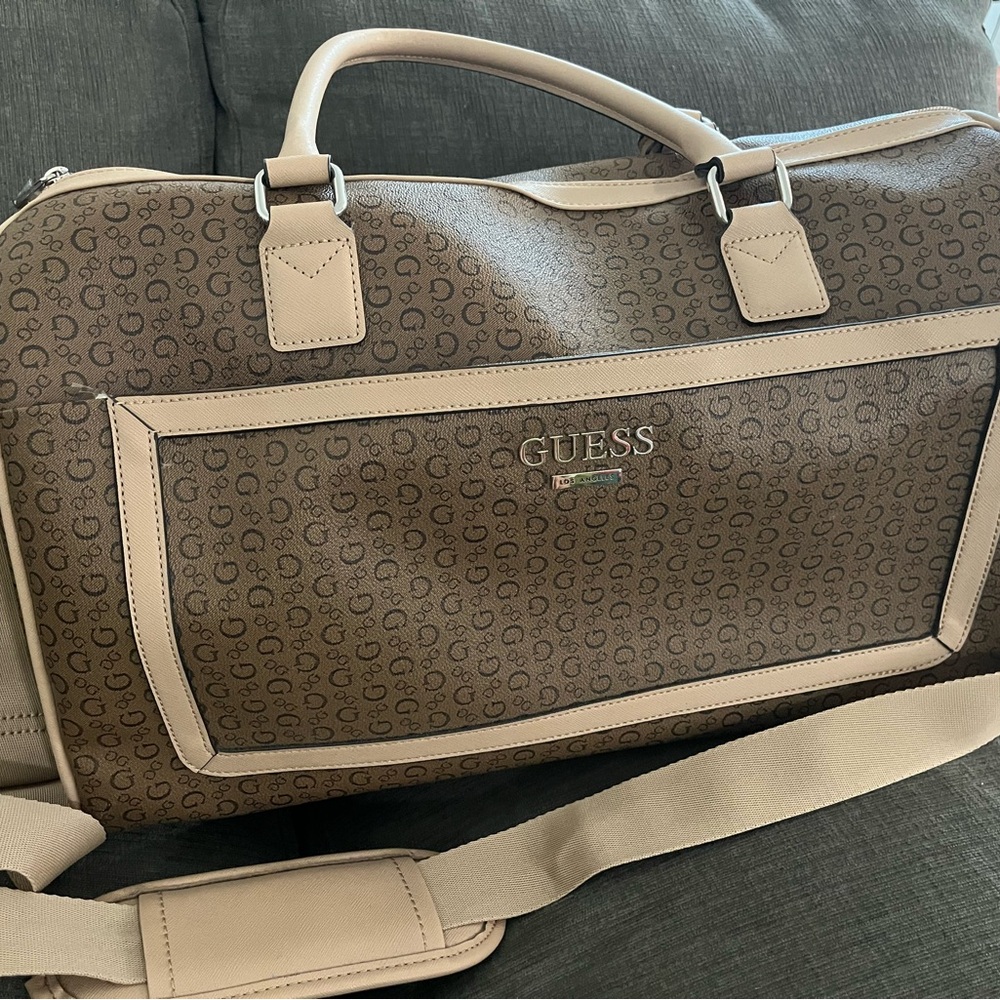 Guess duffle bag
